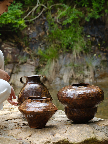 侘び寂びの日本の陶器瓶