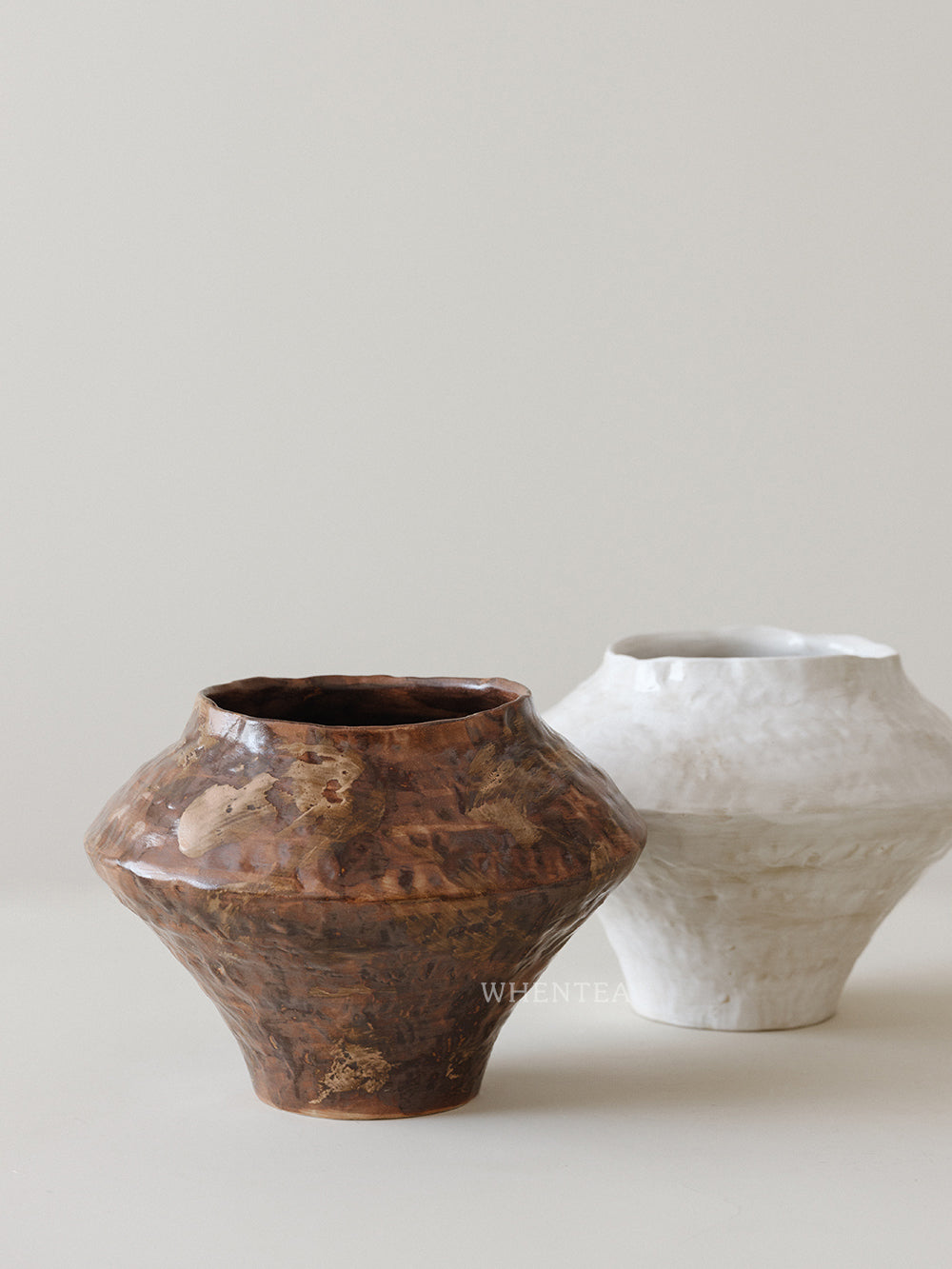 侘び寂びの日本の陶器瓶