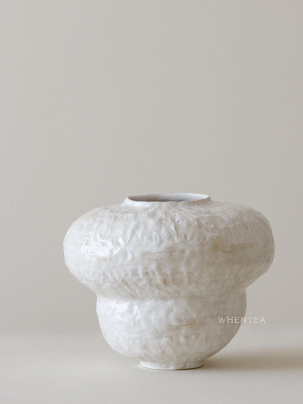 侘び寂びの日本の陶器瓶