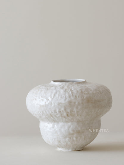 侘び寂びの日本の陶器瓶