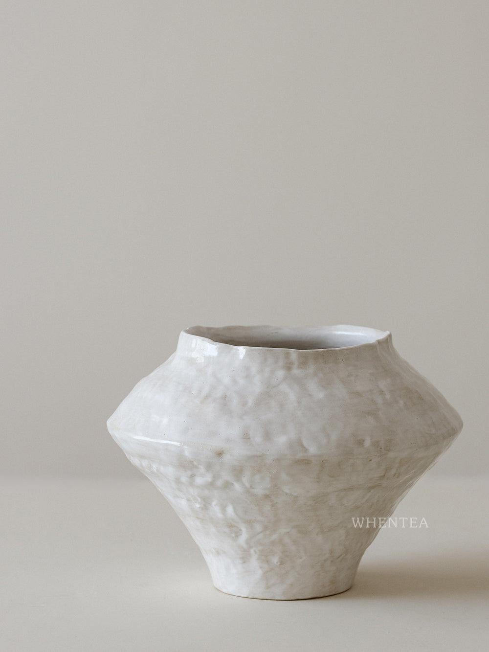 侘び寂びの日本の陶器瓶