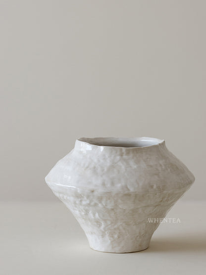 侘び寂びの日本の陶器瓶