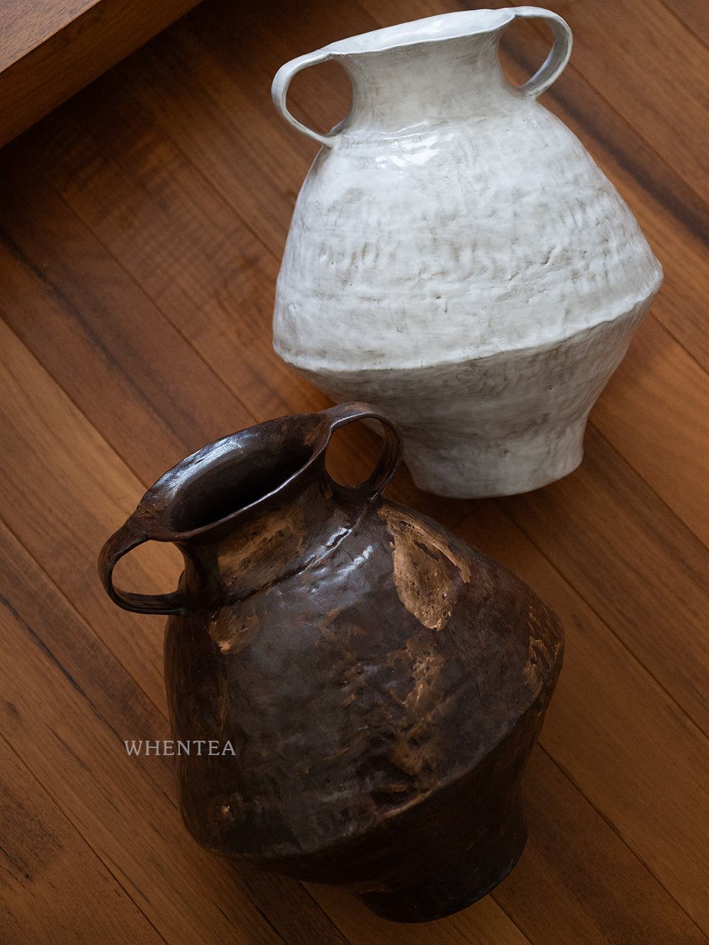 侘び寂びの日本の陶器瓶