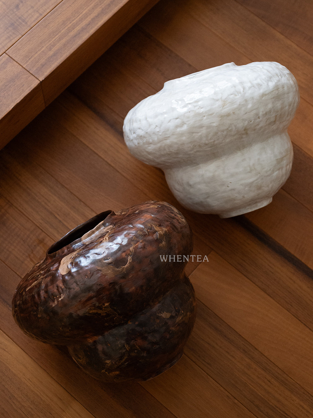 侘び寂びの日本の陶器瓶