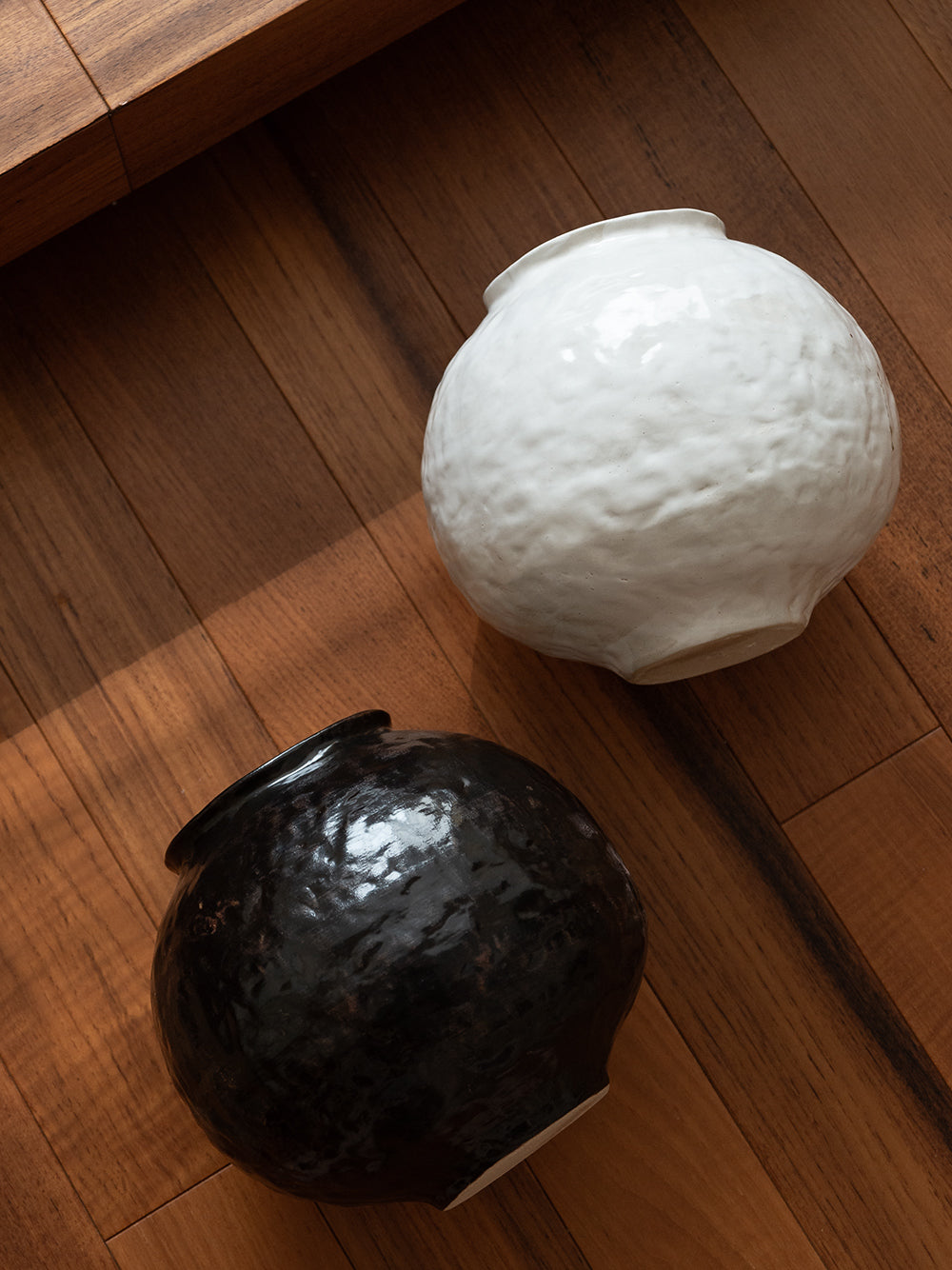 侘び寂びの日本の陶器瓶