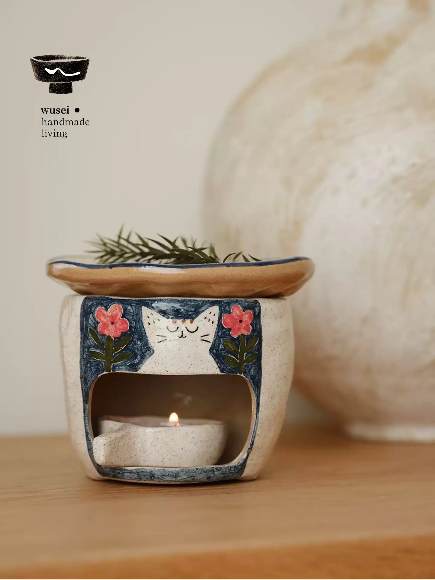 Hand-Painted Ceramic Aroma Burner with Cat Motif
