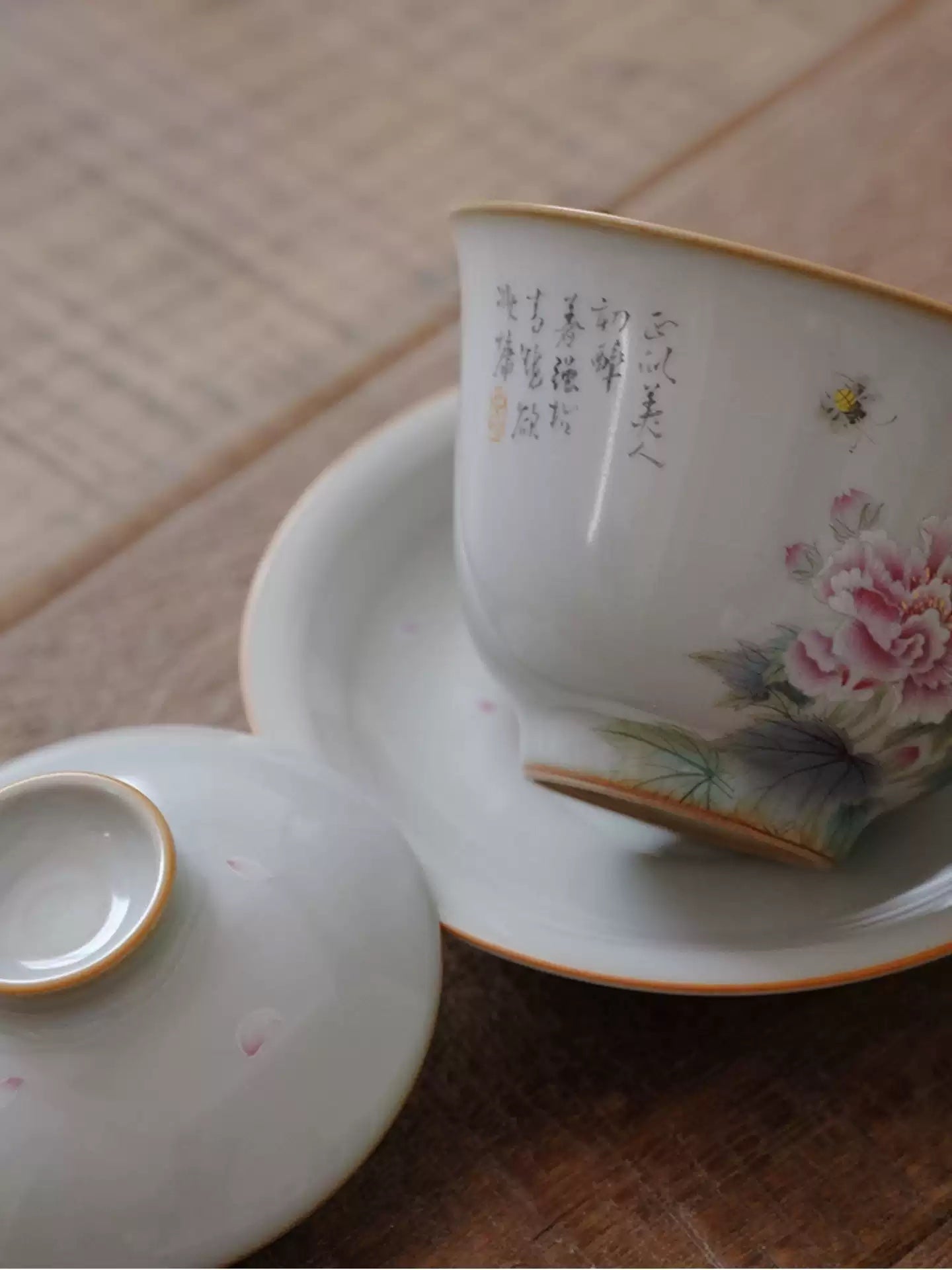 Sky-Blue Ru Kiln Gaiwan, Hand-Painted Red Hibiscus