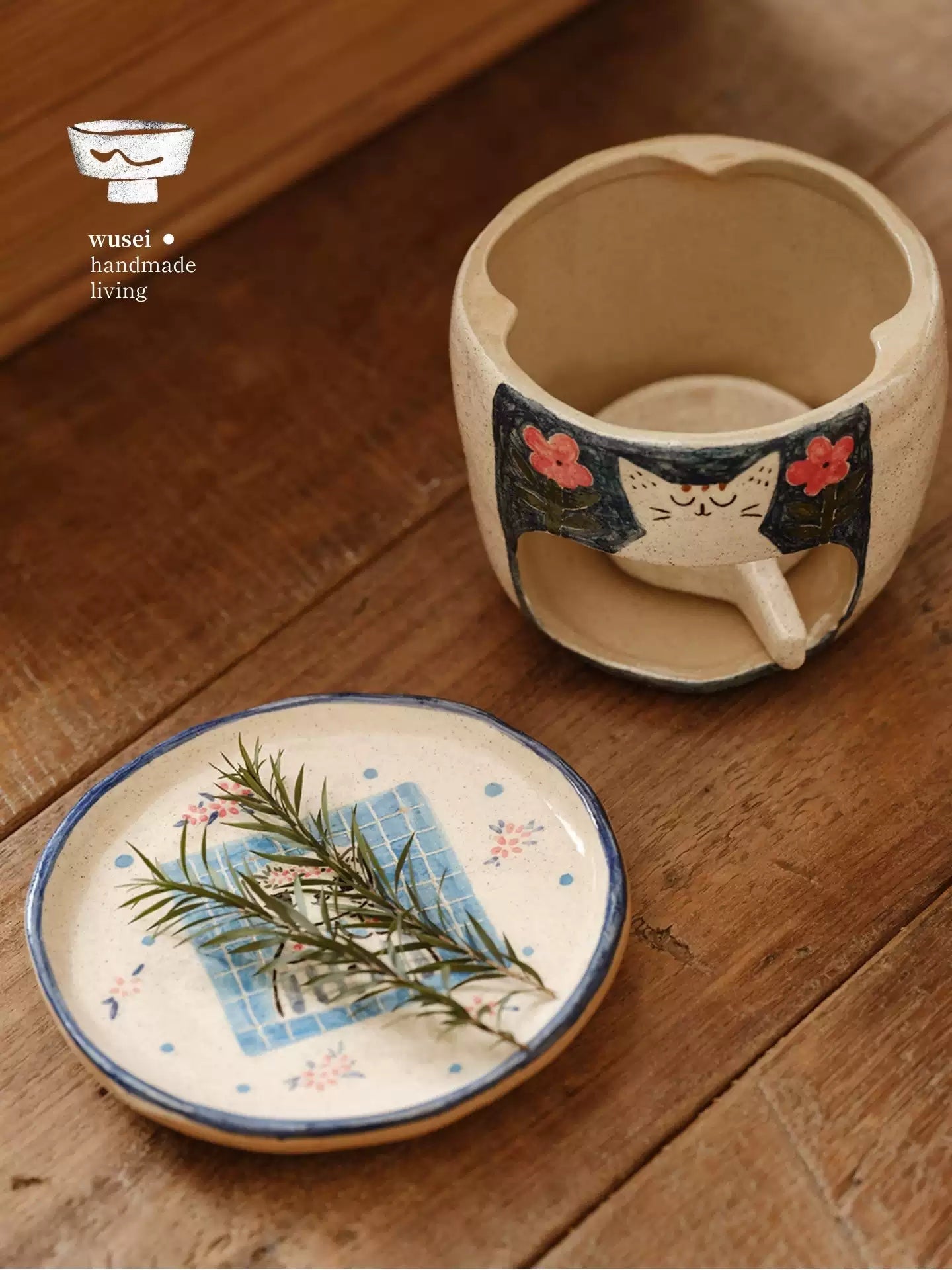 Hand-Painted Ceramic Aroma Burner with Cat Motif