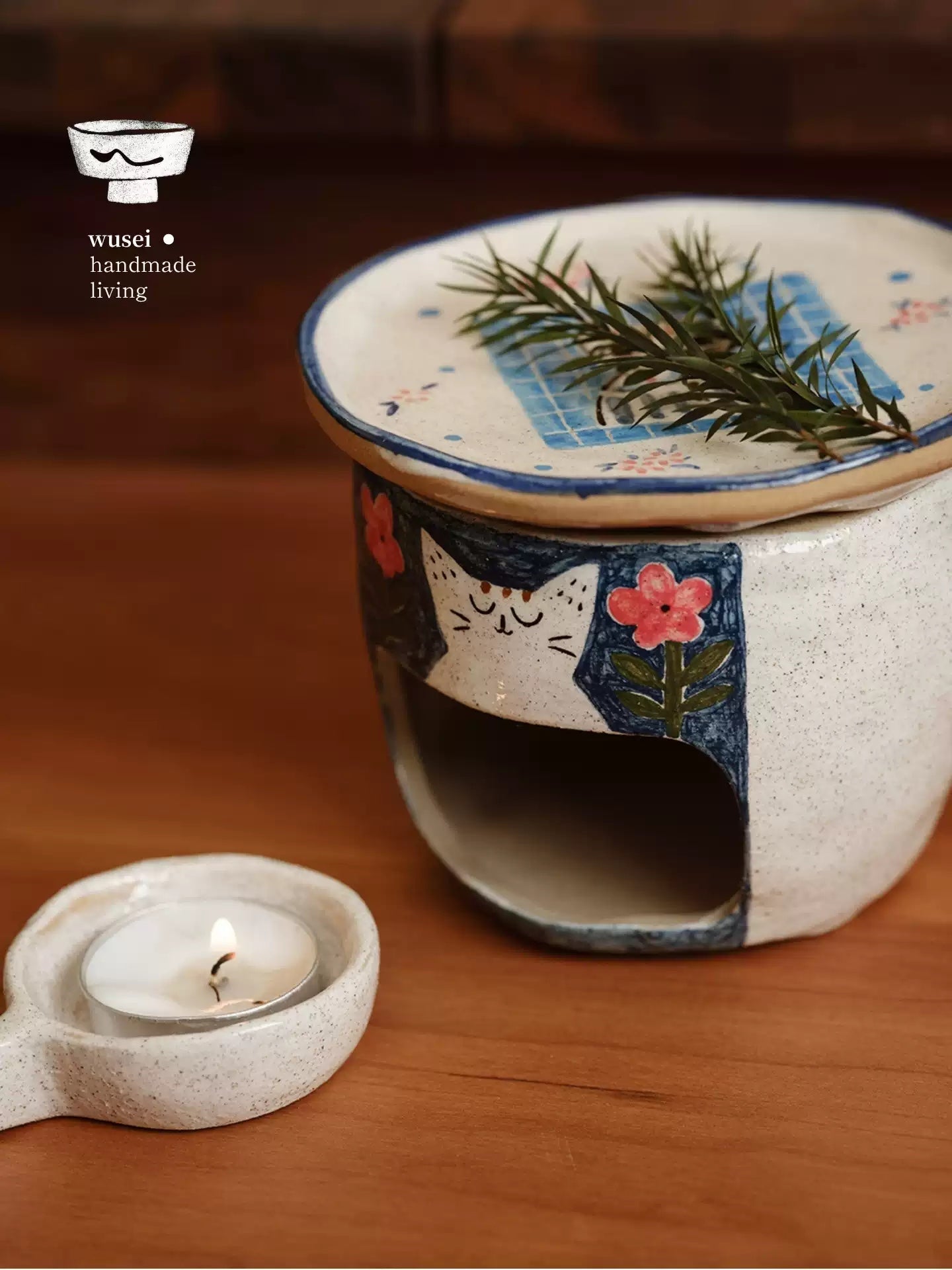Hand-Painted Ceramic Aroma Burner with Cat Motif