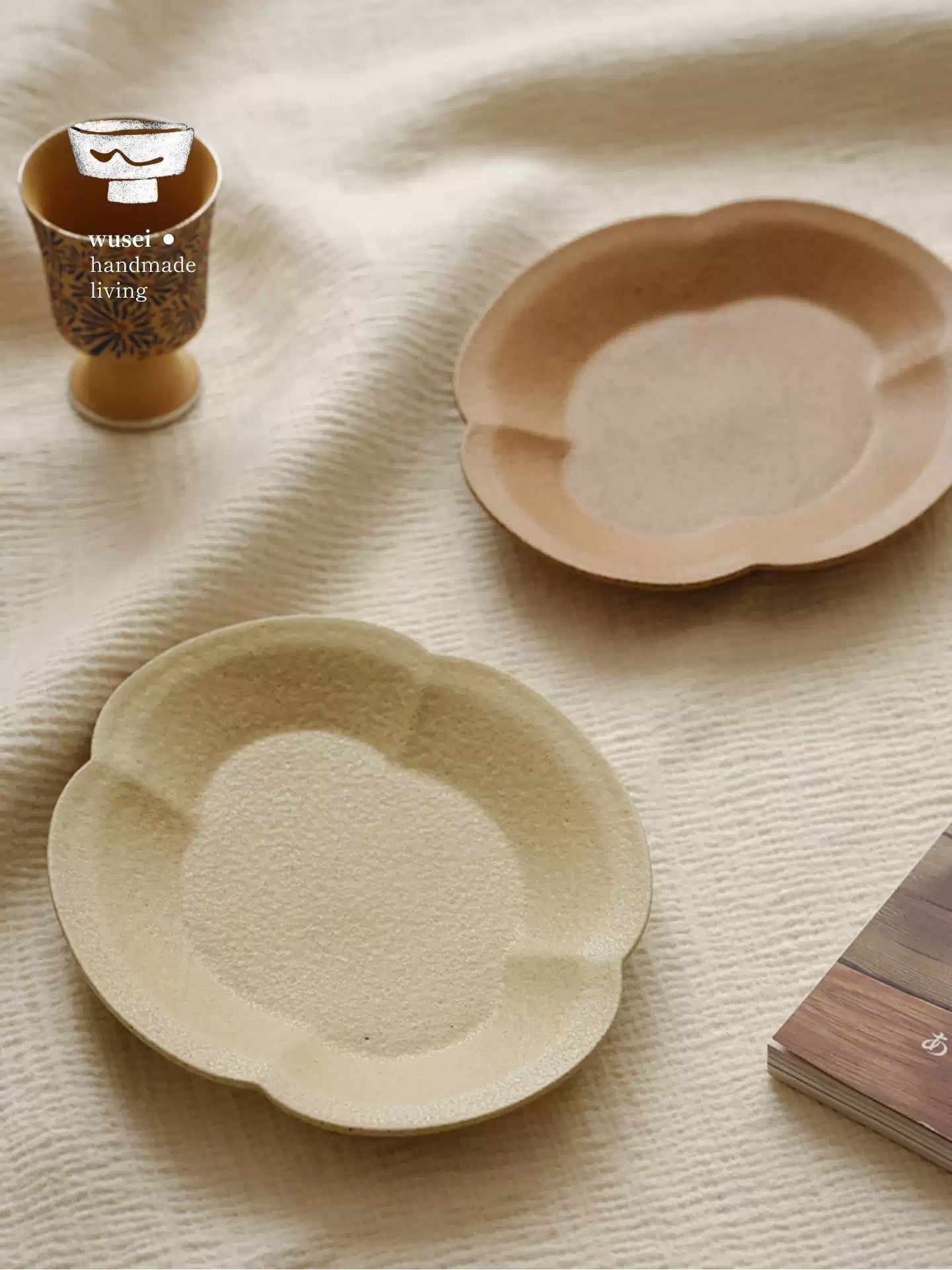 Song-Style Begonia-Shaped Tea Plate, Kiln-Glazed Oat Caramel