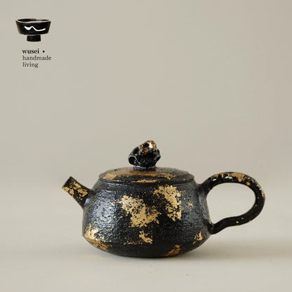 Gold-Flecked Lacquer Teapot with Taihu Stone-Inspired Knob